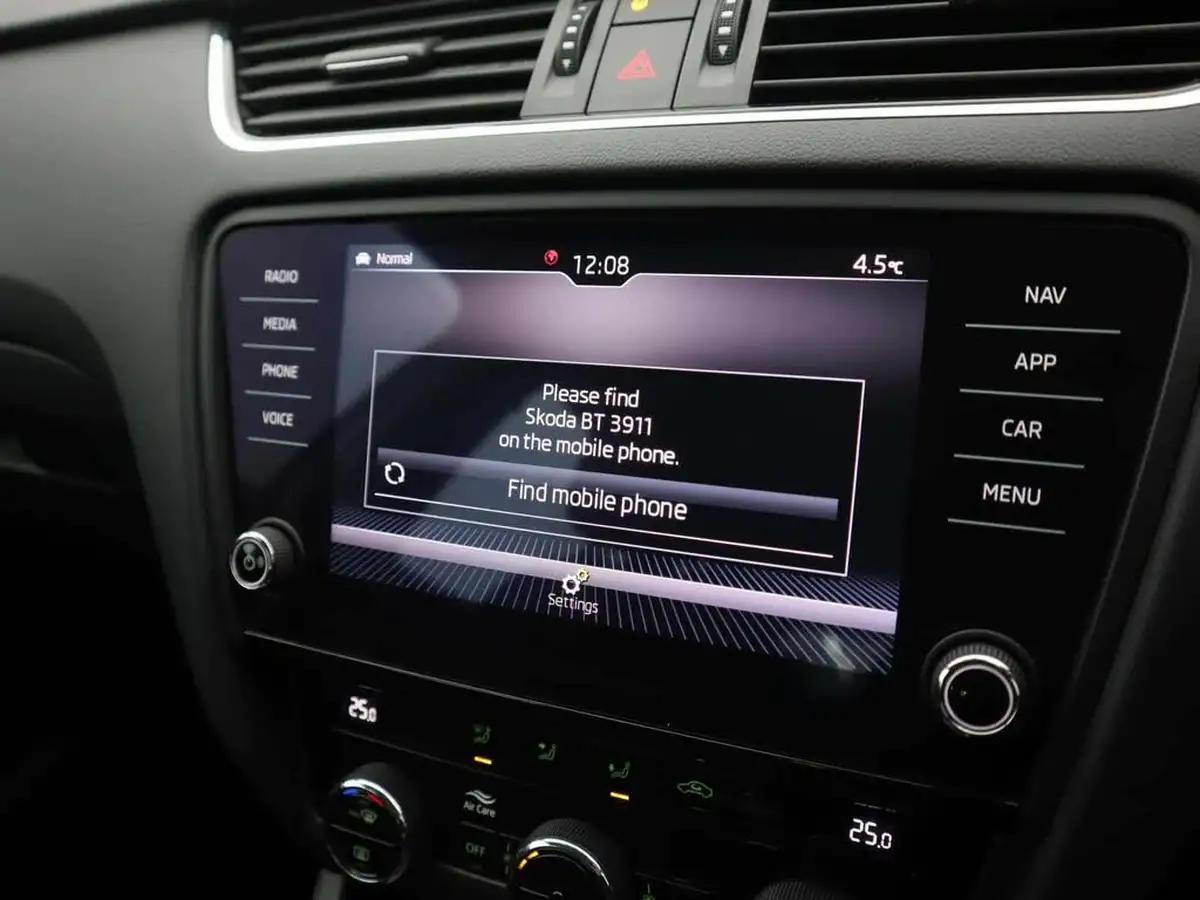 2020-skoda-octavia-16tdi-se-technology-estate-big-31