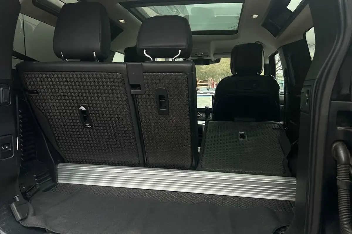 2021-land-rover-90-defender-30-d250-hse-big-28
