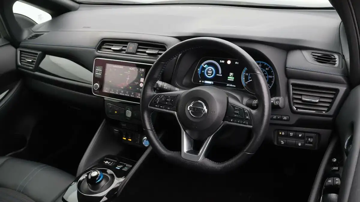 2021-nissan-leaf-e-n-connecta-big-9