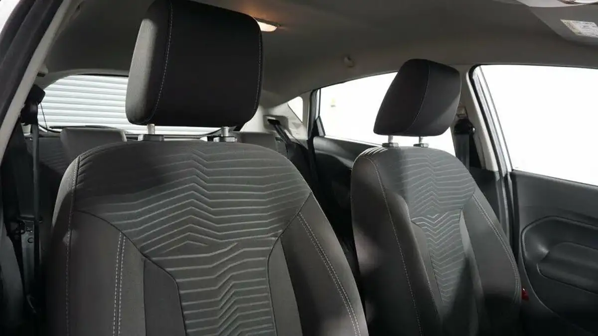 2017-ford-fiesta-125-zetec-5d-big-9