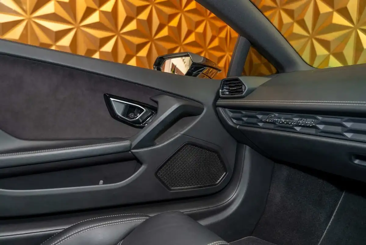 2017-lamborghini-huracan-52-lp-610-4-spyder-big-17