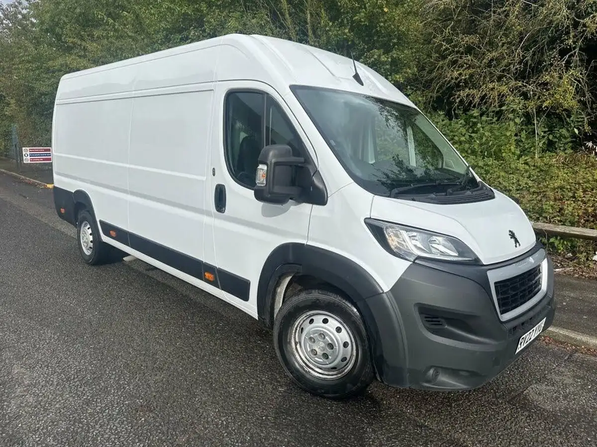 2022-peugeot-boxer-22-bluehdi-professional-435-l4-h2-big-34
