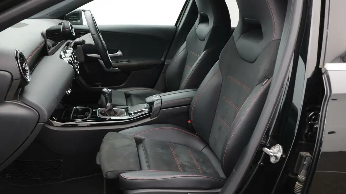 2020-mercedes-benz-a-class-13-a200-amg-line-executive-hatchback-5d-big-14