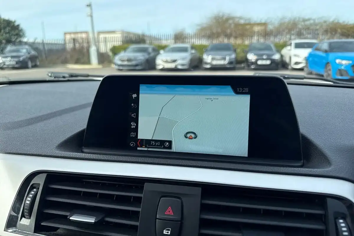 2018-bmw-1-series-15td-116d-se-business-5d-big-16
