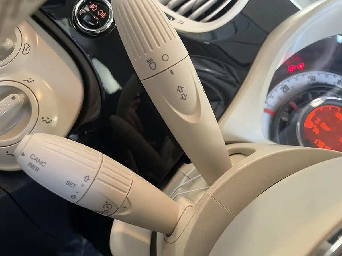 2020-fiat-500-12-lounge-big-20