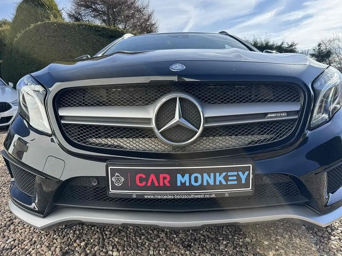 2015-mercedes-benz-gla-class-20-amg-big-38