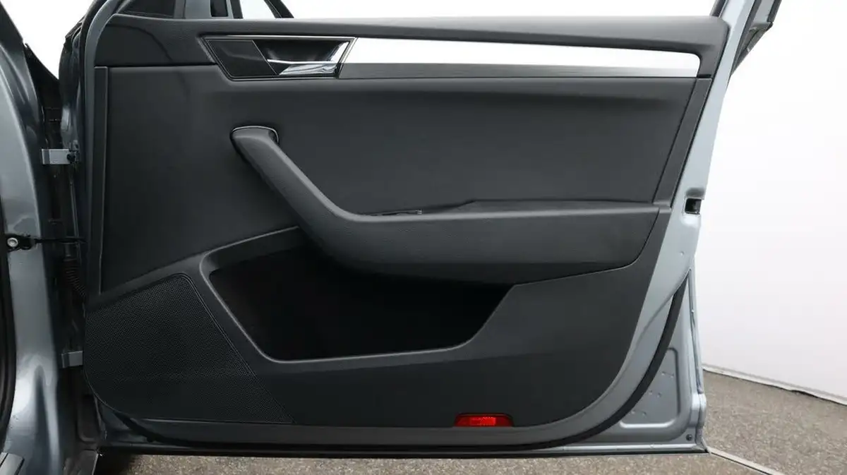 2021-skoda-superb-14-tsi-se-technology-156ps-estate-big-15