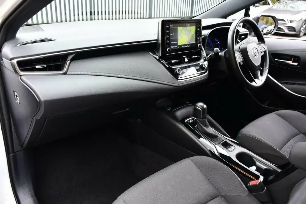 2022-toyota-corolla-18-vvt-i-icon-tech-spare-wheel-touring-sports-5d-big-16