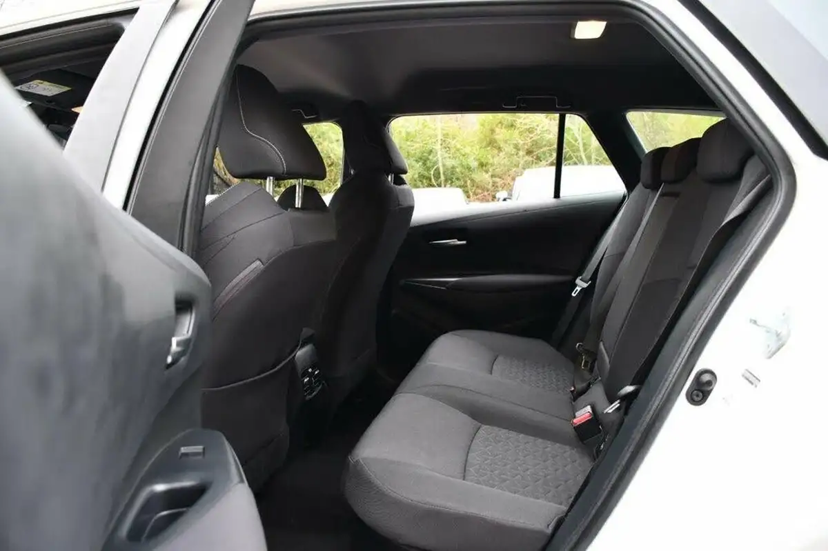 2022-toyota-corolla-18-vvt-i-icon-tech-spare-wheel-touring-sports-5d-big-40