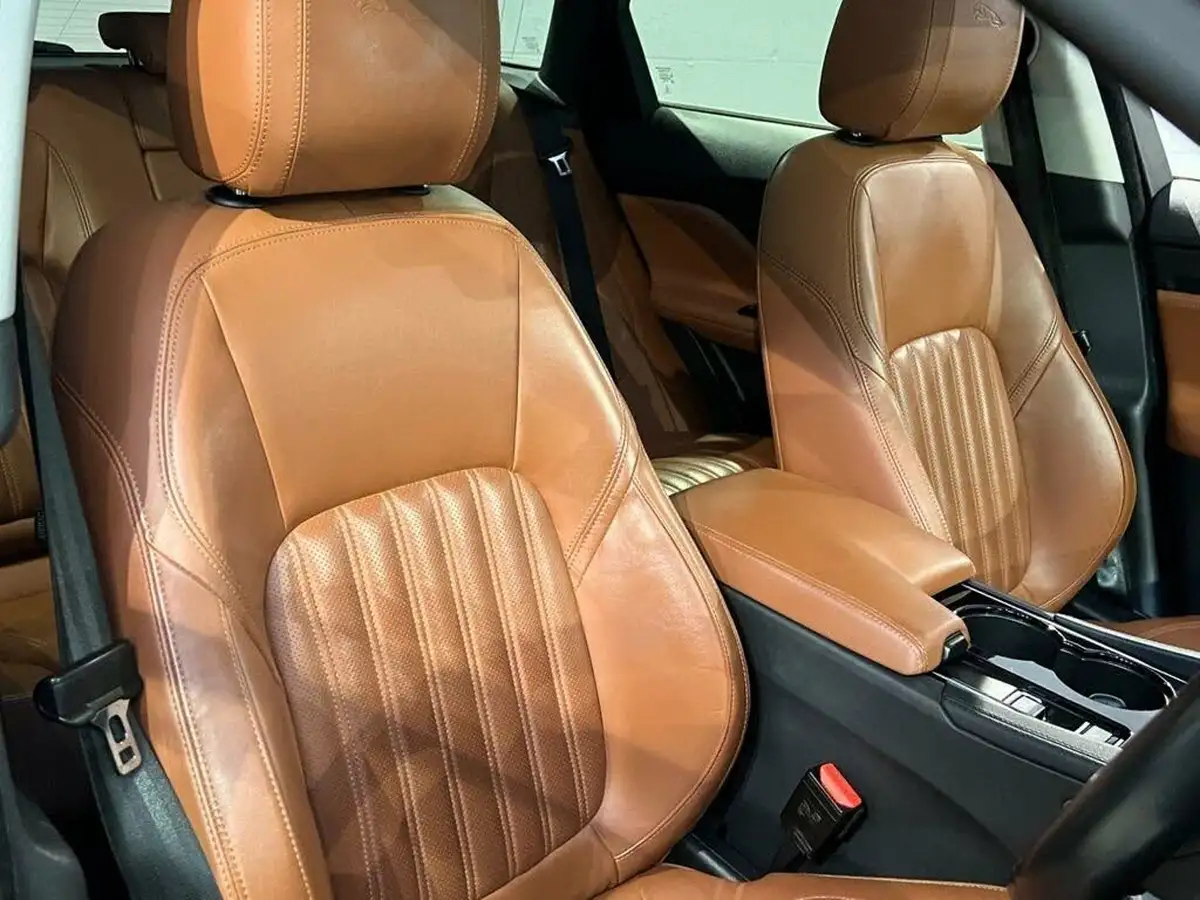 2016-jaguar-f-pace-20-i4d-portfolio-awd-auto-big-1