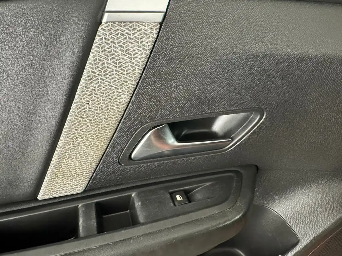 2021-citroen-c4-12-puretech-sense-big-9
