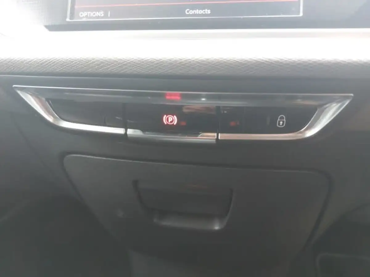 2019-citroen-grand-c4-spacetourer-15bluehdi-feel-plus-eat8-big-18