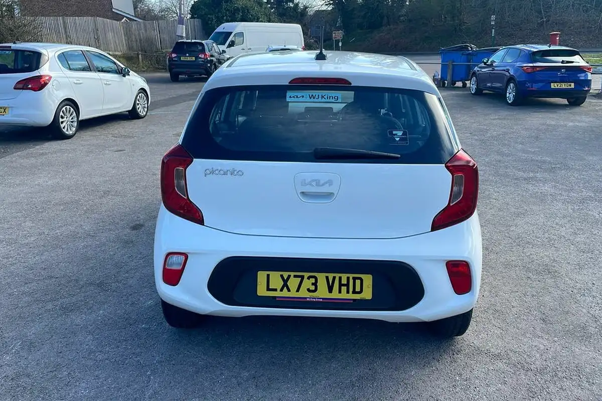2023-kia-picanto-10-2-auto-seq-big-6