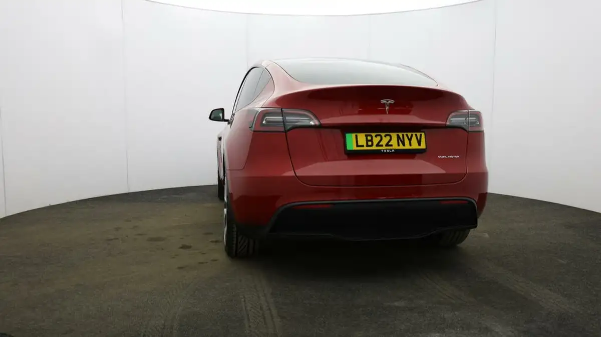 2022-tesla-model-y-e-long-range-big-56
