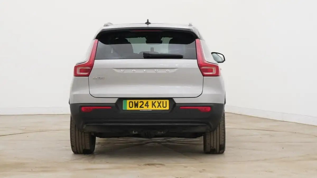 2024-volvo-ex40-e-twin-plus-big-3