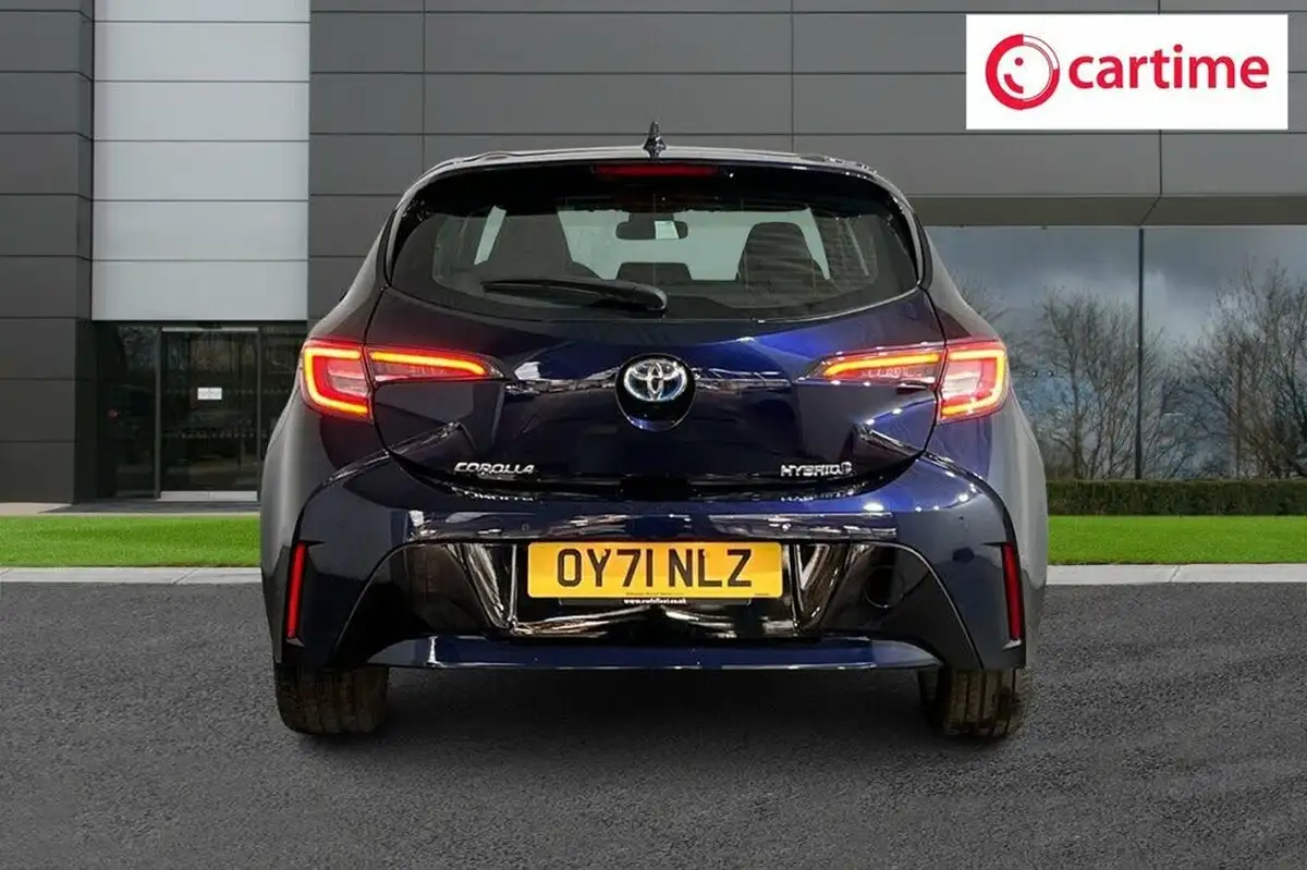 2022-toyota-corolla-18-vvt-i-icon-tech-trk-hatchback-5d-big-5