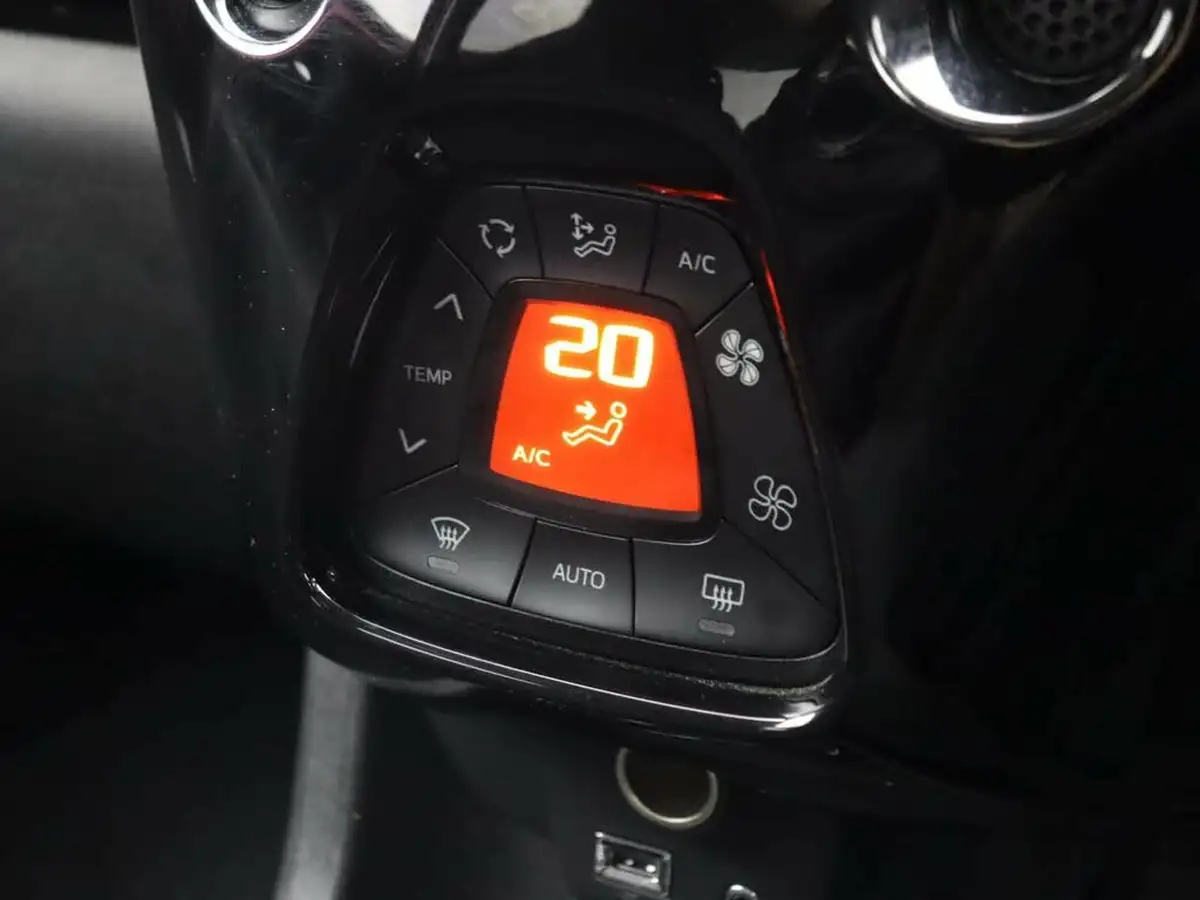 2019-toyota-aygo-10-vvt-i-x-cite-x-shift-big-17