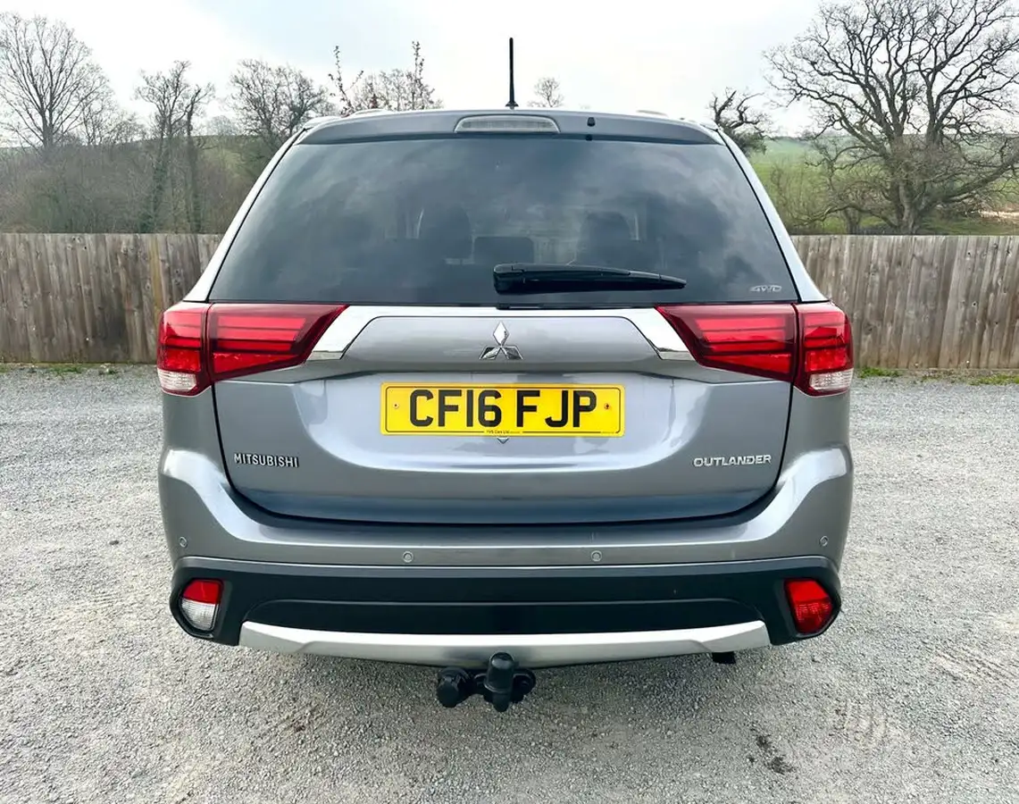 2016-mitsubishi-outlander-22di-d-gx3-7st-auto-big-8