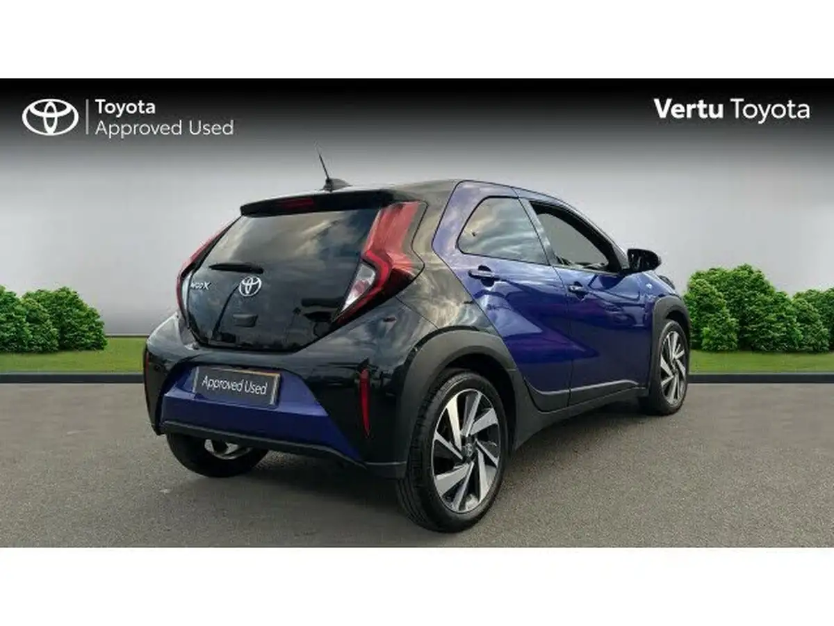 2022-toyota-aygo-x-10-vvt-i-edge-big-1