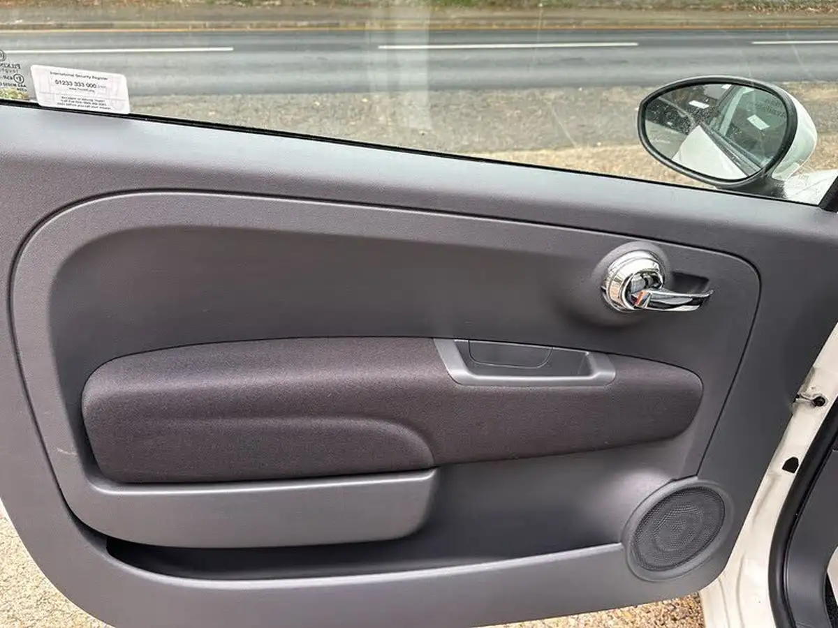 2016-fiat-500-12-lounge-big-13