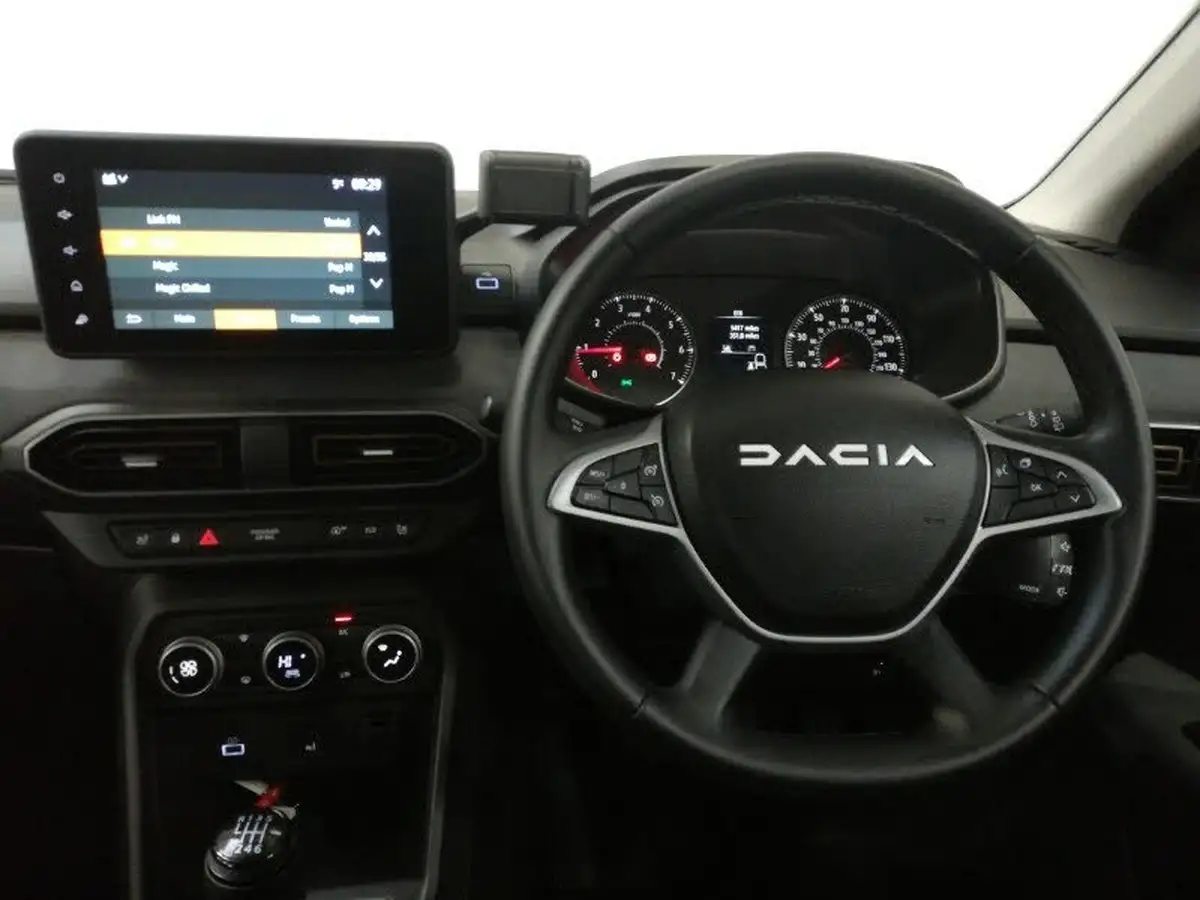 2023-dacia-sandero-stepway-10-tce-essential-90bhp-big-6