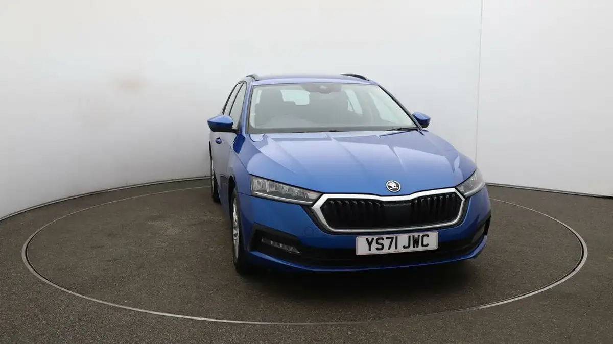 2022-skoda-octavia-10-tsi-se-technology-109ps-hatchback-big-38