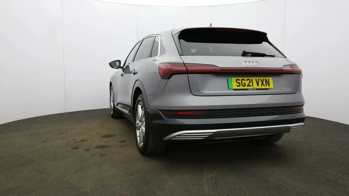 2021-audi-e-tron-50e-technik-station-wagon-big-24