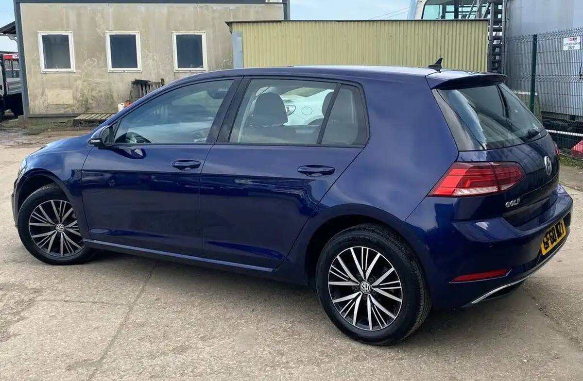 2018-volkswagen-golf-16tdi-se-nav-hatchback-5d-big-3