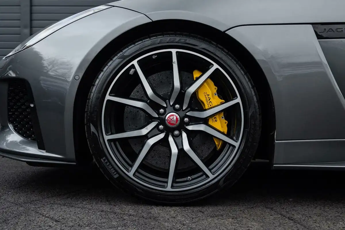 2017-jaguar-f-type-50-v8-sc-svr-awd-coupe-big-27