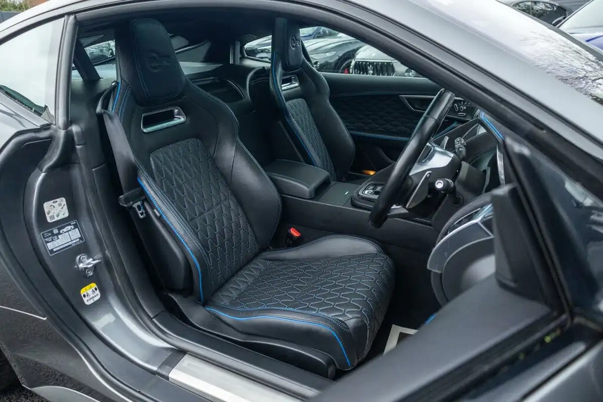 2017-jaguar-f-type-50-v8-sc-svr-awd-coupe-big-3