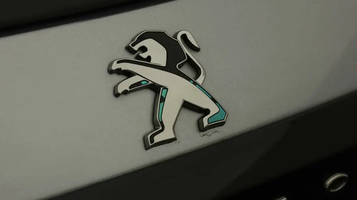 2021-peugeot-208-e-gt-premium-big-19