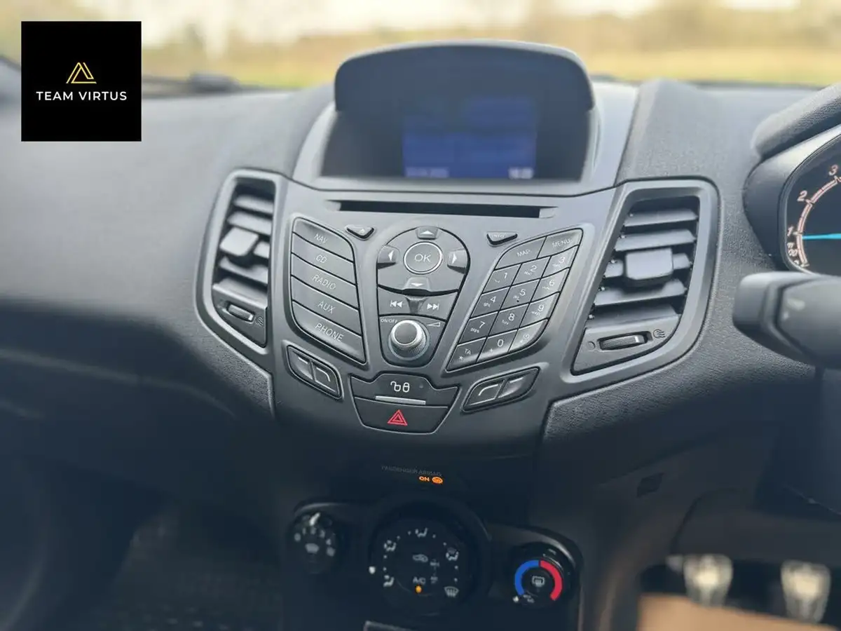 2017-ford-fiesta-10t-st-line-140ps-3d-big-22