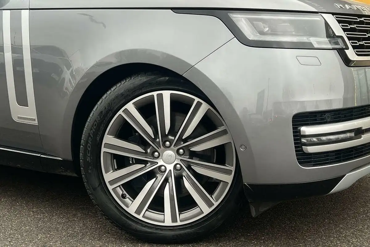 2022-land-rover-range-rover-30-p400-hse-big-8