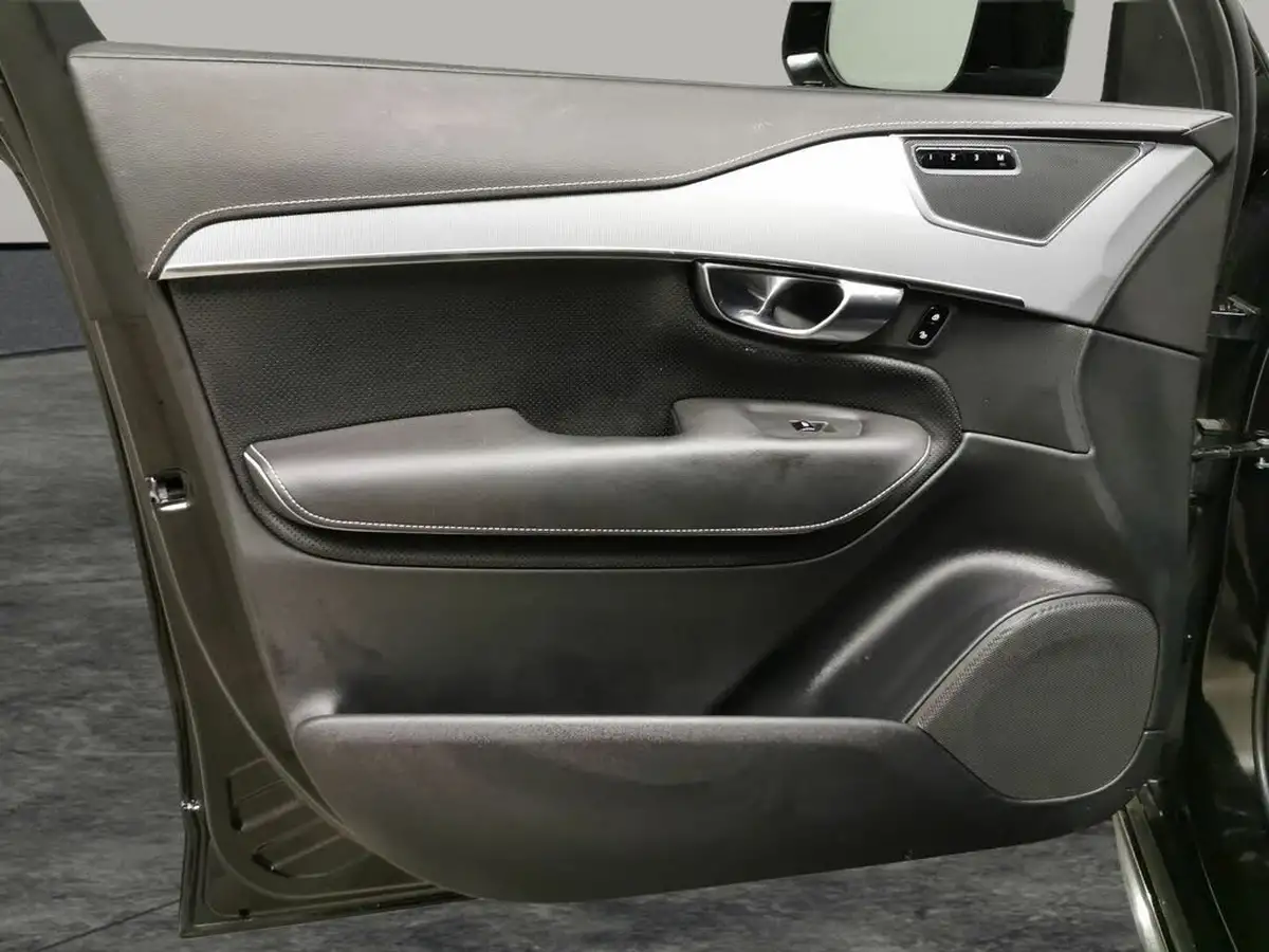 2020-volvo-xc90-20td-b5-r-design-big-24