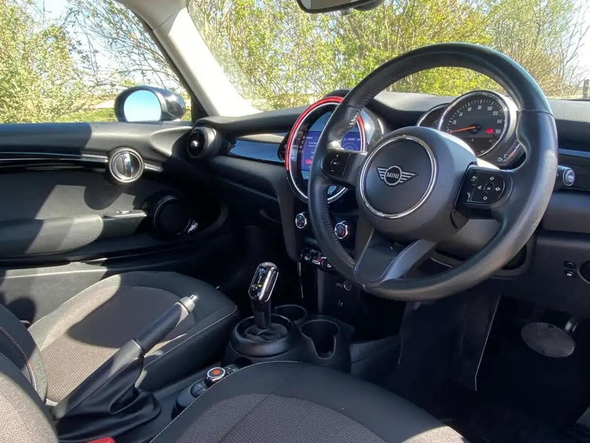 2021-mini-cooper-15-cooper-classic-hatchback-3d-auto-big-3