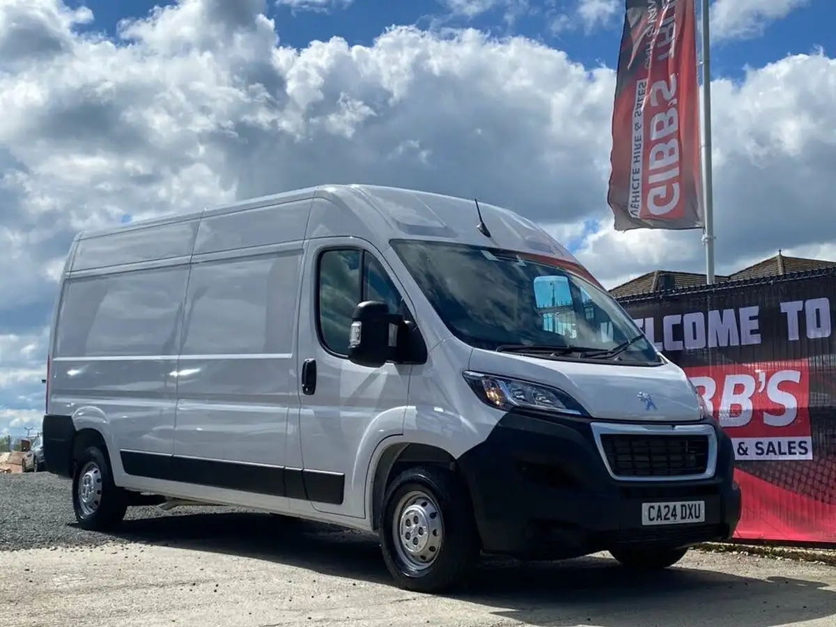 2024-peugeot-boxer-22-bluehdi-professional-premium-335-l3h2-panel-big-0