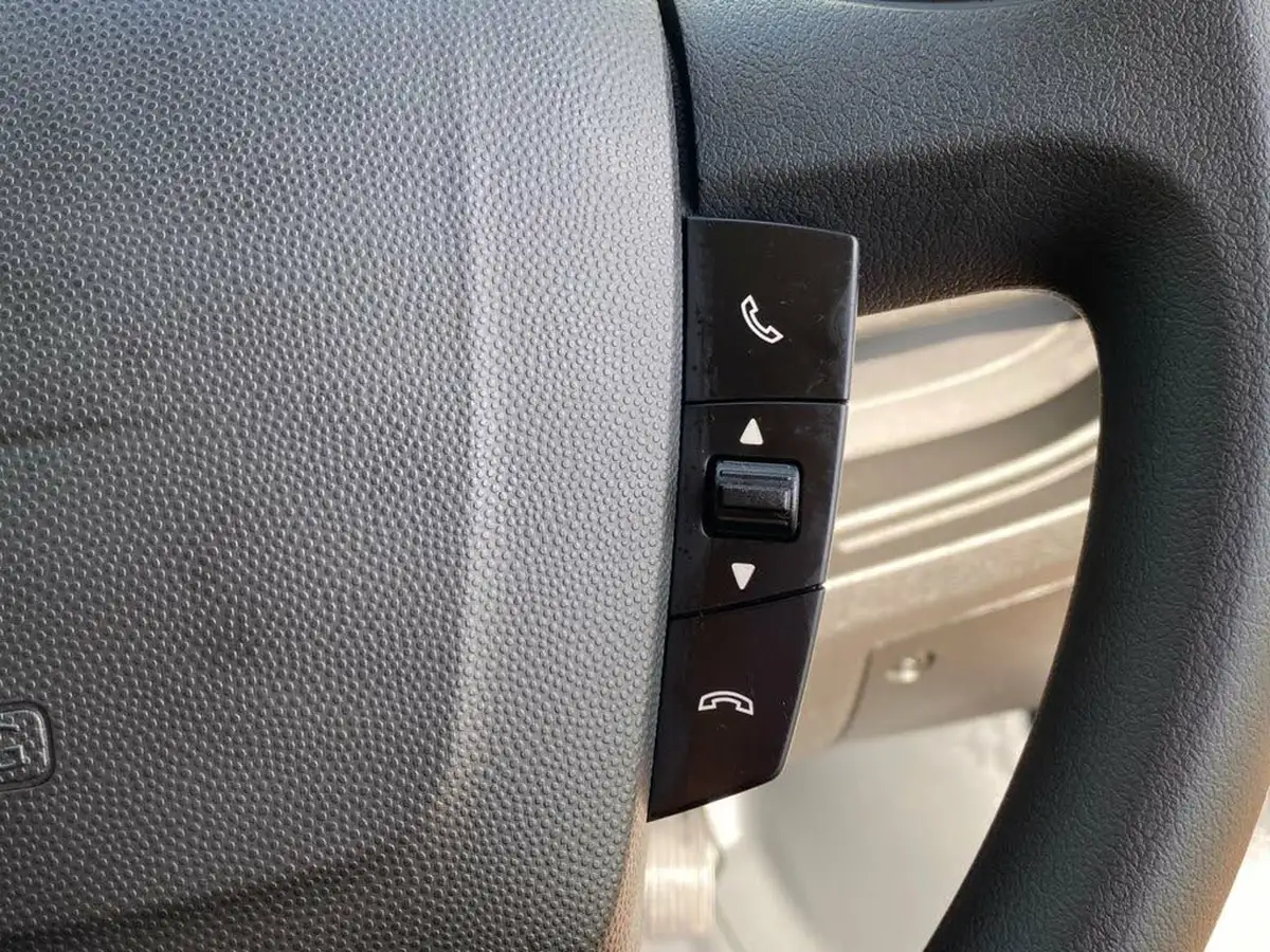 2024-peugeot-boxer-22-bluehdi-professional-premium-335-l3h2-panel-big-46