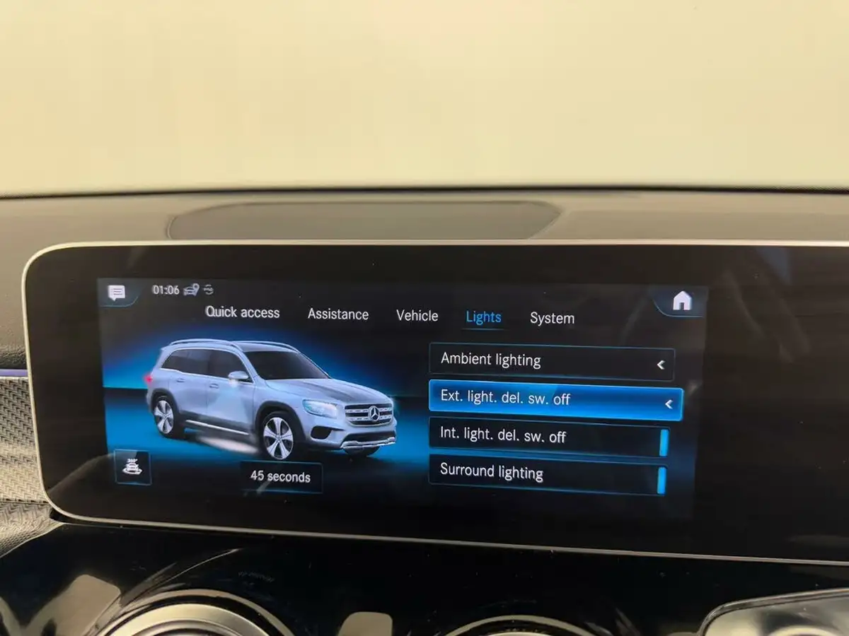 2020-mercedes-benz-glb-class-20d-glb220d-amg-line-premium-7-big-67