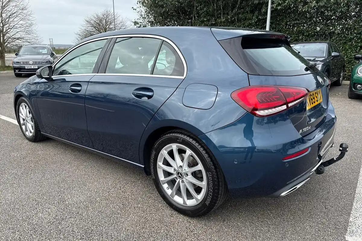 2019-mercedes-benz-a-class-15d-a180d-sport-executive-hatchback-5d-7g-dct-big-29