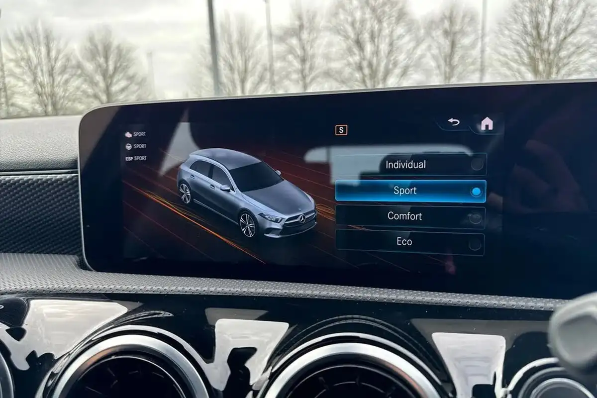 2019-mercedes-benz-a-class-15d-a180d-sport-executive-hatchback-5d-7g-dct-big-53