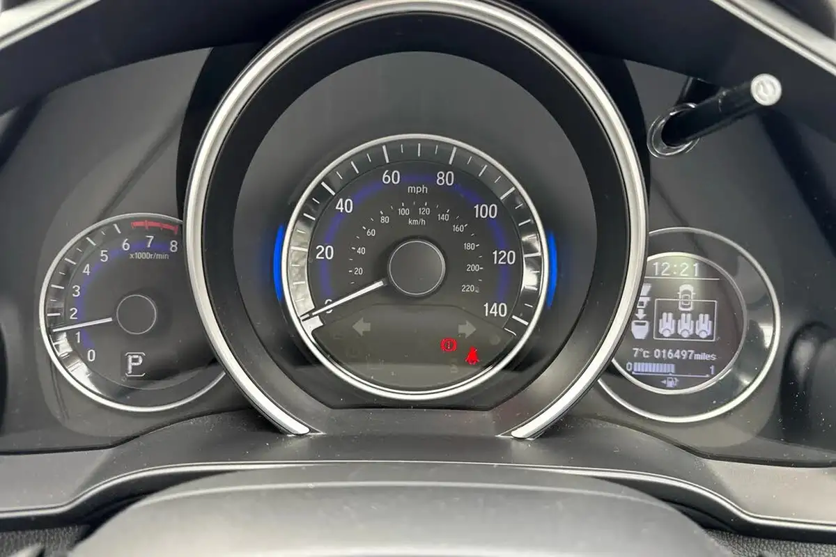 2019-honda-jazz-13-i-vtec-se-navi-cvt-big-10