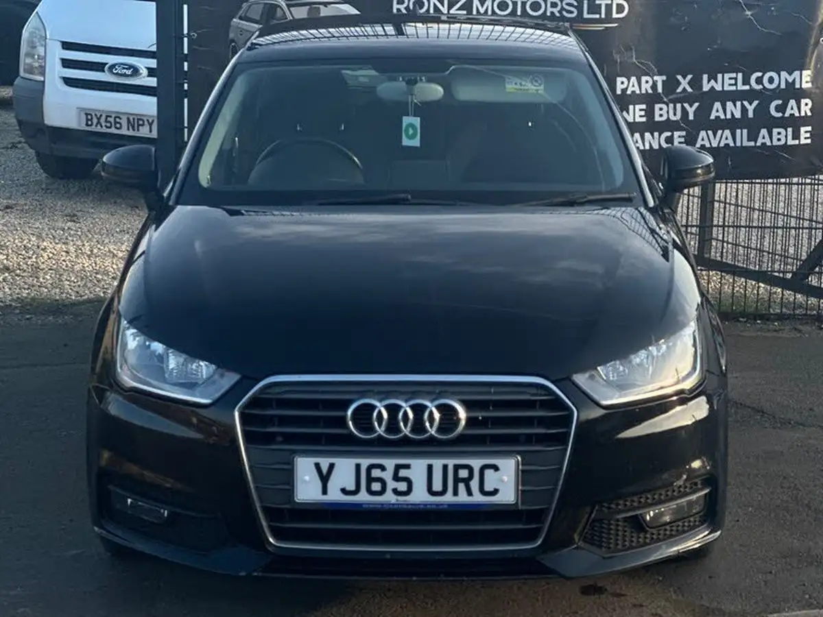 2015-audi-a1-16tdi-sportback-5d-big-9