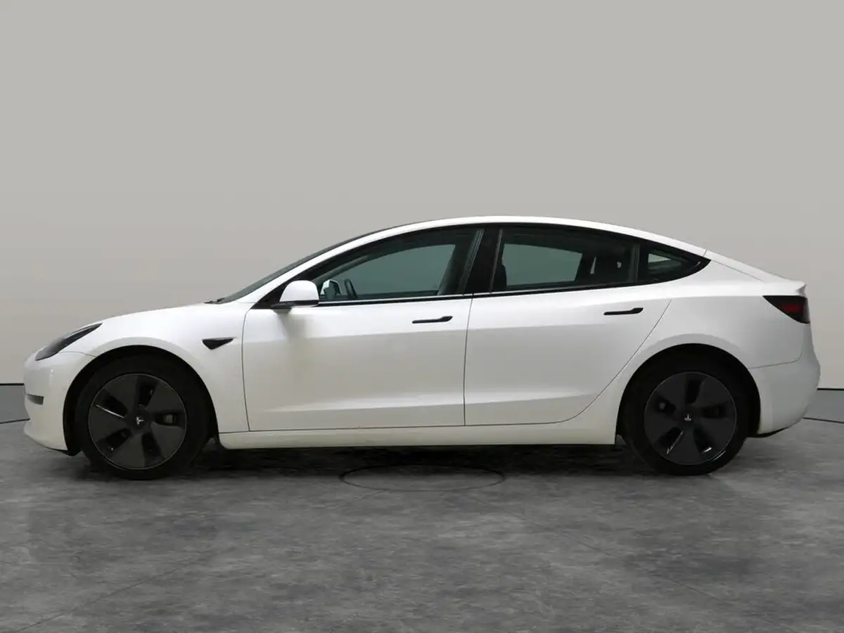 2022-tesla-model-3-e-long-range-big-12