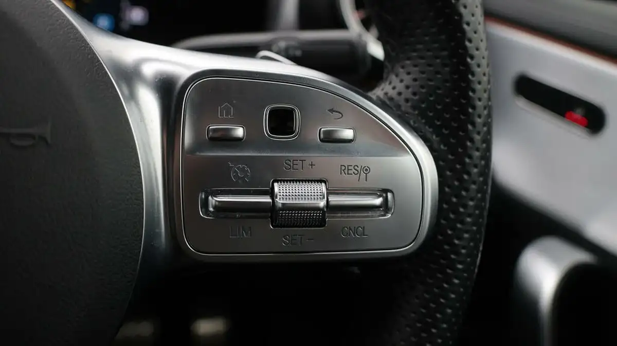 2022-mercedes-benz-a-class-13-a180-amg-line-executive-edition-saloon-4d-7g-dct-big-24