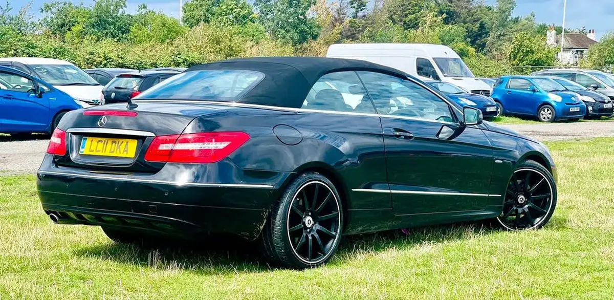 2011-mercedes-benz-e-class-21td-e220-cdi-se-21cdi-blue-f-cabriolet-2d-2143cc-auto-big-17