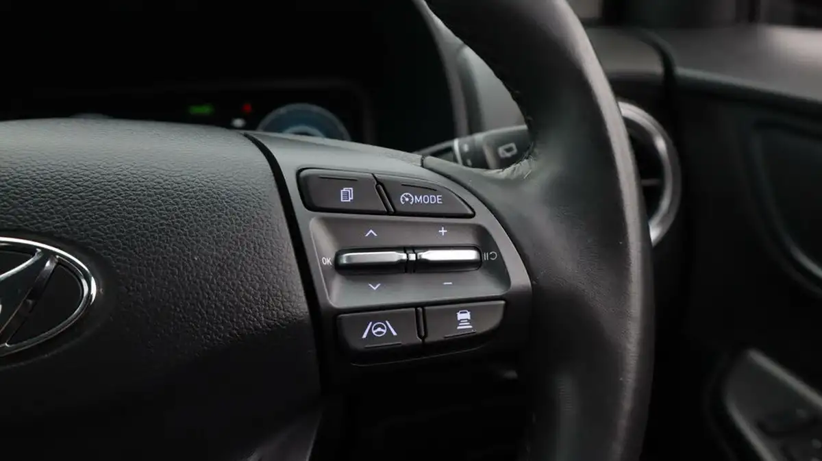 2022-hyundai-kona-e-se-connect-big-25