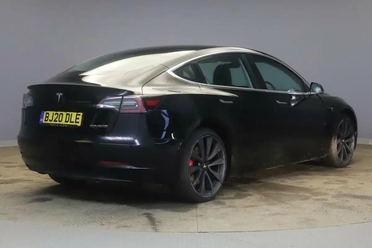 2020-tesla-model-3-e-performance-big-4