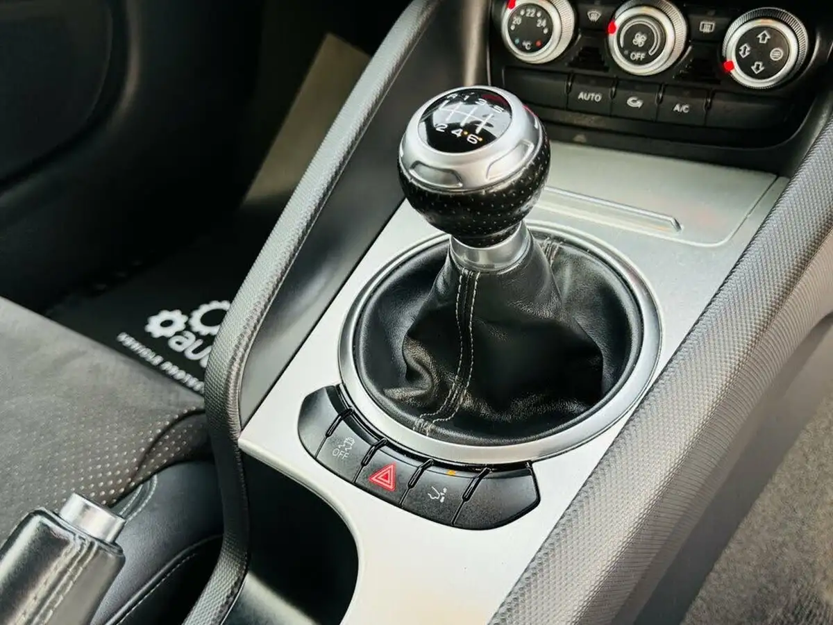 2013-audi-tt-coupe-18-tfsi-s-line-big-12