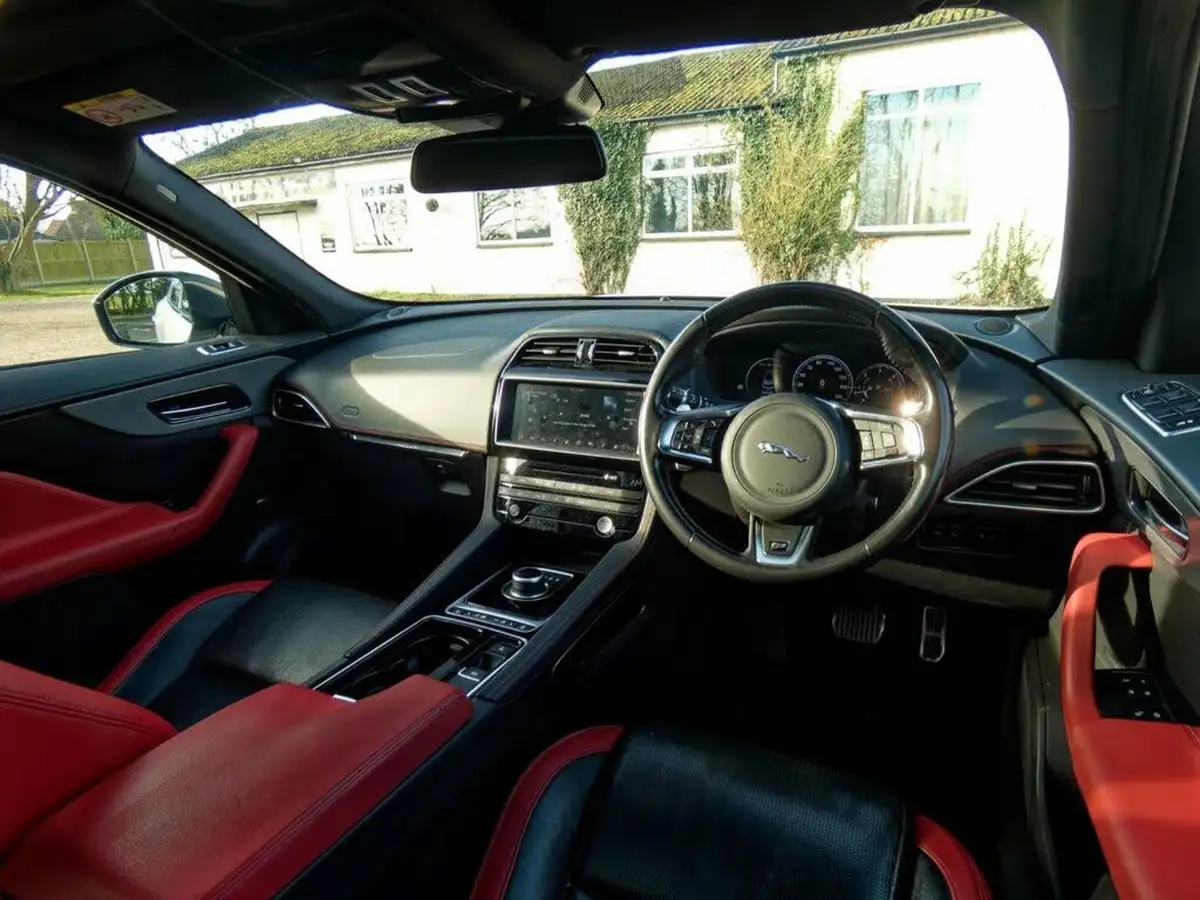 2018-jaguar-f-pace-30td-s-awd-big-30
