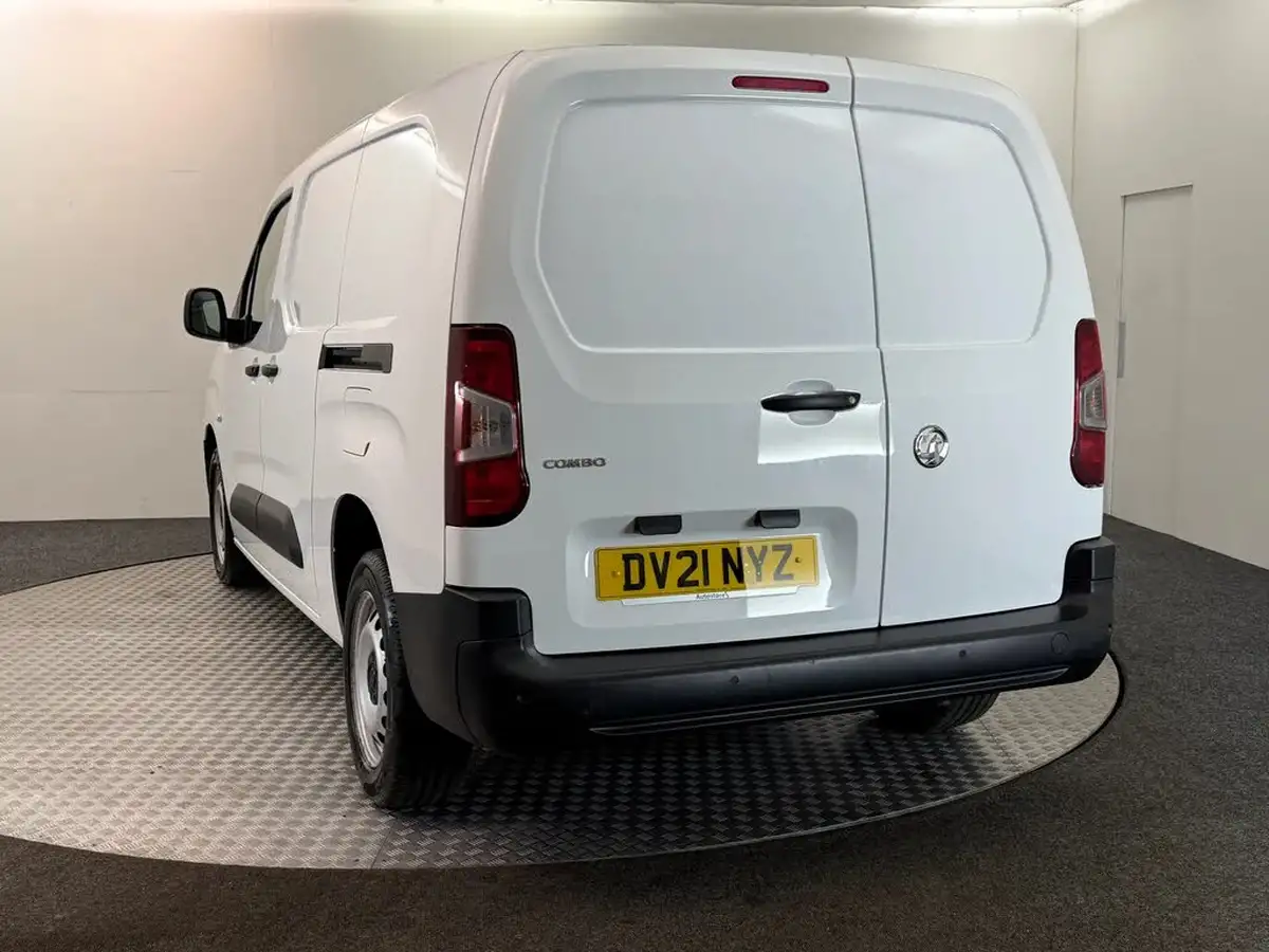 2021-vauxhall-combo-15cdti-dynamic-2300-100pseu6dt-l2h1-panel-big-10